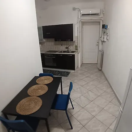 The Moon Apartamento Trieste